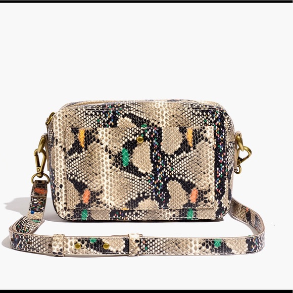 Madewell Bags Snakeskin Transport Camera Bag Poshmark Roblox Backpack Closet Roblox Backpack Closet Madewell Bags Snakeskin Transport Camera Bag Poshmark